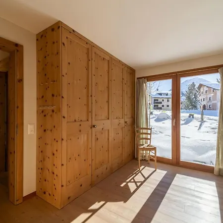 Chesa Staz - * 蓬特雷西纳